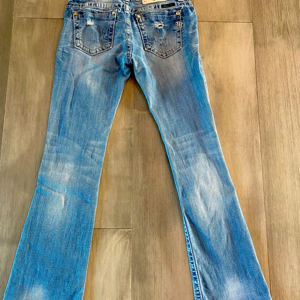 Size 27 waist 31 inseam Miss Me Signature Boot Cut